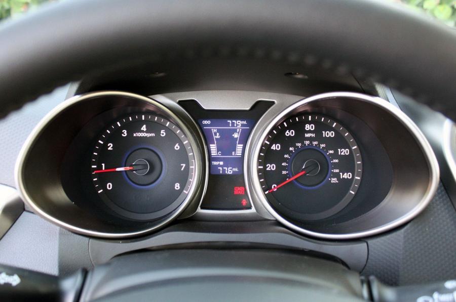  Hyundai Veloster 2011 года  (фото 78 из 184)